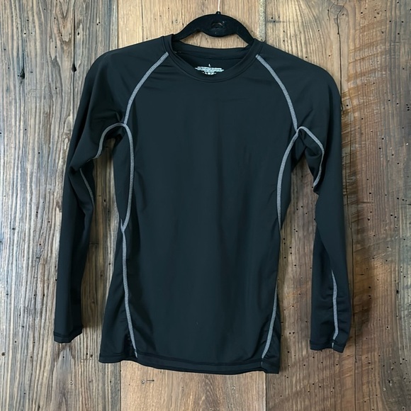 Youth performance baselayer in black - Picture 1 of 3